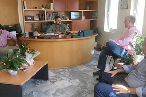 σύσκεψη για το θέμα των κόμβων Αγίας Πελαγίας και Αχλάδας πραγματοποιήθηκε στο Δήμο Μαλεβιζίου, μετά από πρωτοβουλία του Δημάρχου Μενέλαου Μποκέα