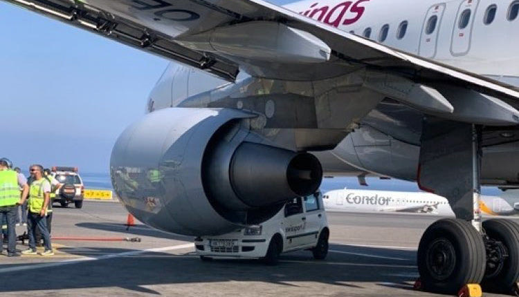 Σύγκρουση αεροπλάνου της εταιρίες Eurowing με αυτοκίνητο στην πίστα του αεροδρομίου Ηρακλείου