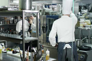 στην κουζίνα