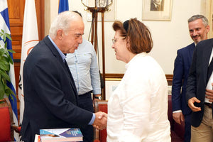 Ο δήμαρχος Ηρακλείου κ. Β.Λαμπρινός με την υφυπουργό Πολιτισμού κ. Λ. Μενδώνη