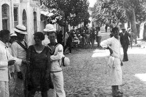 ΦΩΤΟ ΗΜΕΡΑΣ: Περπατώντας στην οδό του έρωτα