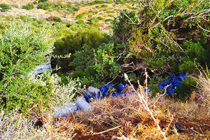 Ένα φορτηγό που μετέφερε φιάλες υγραερίου ντελαπάρισε χθες στην Αφρατα Κισσάμου