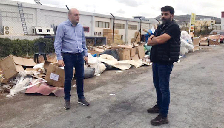 συνάντησης εργασίας μεταξύ του προέδρου του Συνδέσμου Επιχειρήσεων Βιομηχανικής Περιοχής Ηρακλείου κ. Αντωνακάκη και του αντιδημάρχου Καθαριότητας Ηρακλείου κ. Βαρδαβά