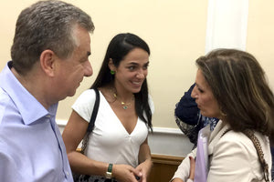 έλευση της Δόμνας Μιχαϊλίδου για τη φιλοξενία στην Κρήτη προσφυγόπουλων του πολέμου