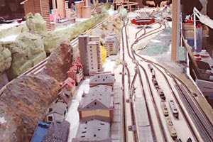 Η μικρότερη κλίμακα τρένου στον κόσμο δωρήθηκε στη Δημοτική Βιβλιοθήκη Ρεθύμνου