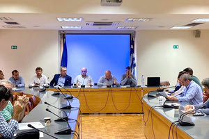 ευρεία σύσκεψη το Σάββατο στο Επιμελητήριο Ηρακλείου, παρουσία εκπροσώπων των παραγωγικών φορέων, αλλά και βουλευτών