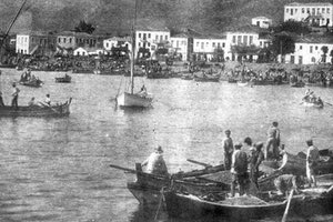 Βάτικα Λακωνίας. Απ’ αυτό το λιμανάκι μεταφέρθηκαν εκατοντάδες Κρητικοί στρατιώτες στα βόρεια παράλια του νομού Χανίων.