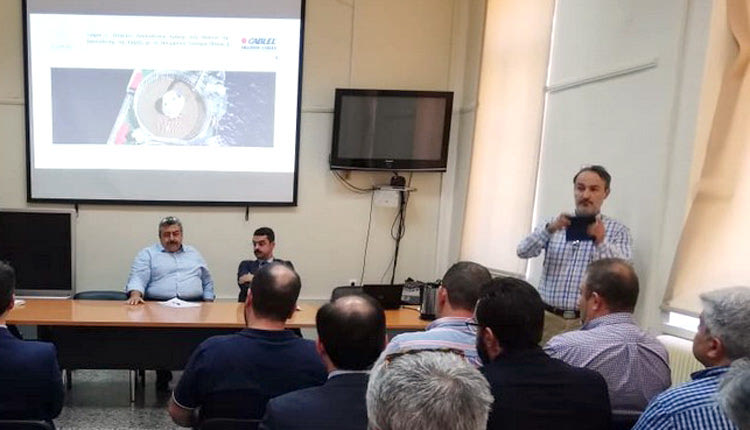 Σύσκεψη αναφορικά με τη μικρή ηλεκτρική διασύνδεση Κρήτης και Πελοποννήσου πραγματοποιήθηκε στα Χανιά.
