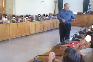 Μαθητές και εκπαιδευτικούς του 47ου Δημοτικού σχολείου Αγίου Ιωάννη υποδέχτηκε χθες στη Λότζια ο αντιδήμαρχος Παιδείας, κ. Νίκος Αγγελάκης.