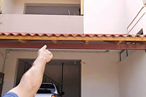 47χρονος κτηνοτρόφος πήρε το πιστόλι του και άρχισε να πυροβολεί το σπίτι πενταμελούς οικογένειας