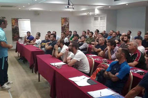 επιμορφωτικό σεμινάριο Αναπτυξιακού Ποδοσφαίρου Ακαδημιών με διοργανώτρια την ΕΠΣΗ