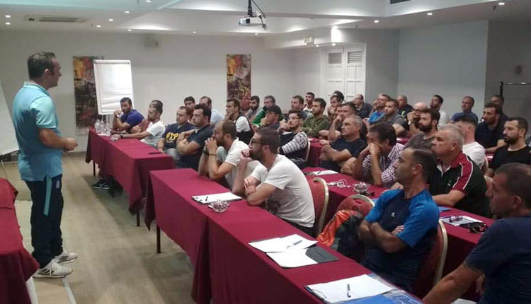 επιμορφωτικό σεμινάριο Αναπτυξιακού Ποδοσφαίρου Ακαδημιών με διοργανώτρια την ΕΠΣΗ