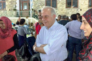 Ο κ. Λαμπρινός σε παλαιότερη εκδήλωση με πρόσφυγες