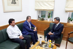 Συναντήση με τον περιφερειάρχη Σ. Αρναουτάκη είχε ο πρέσβης της Δημοκρατίας της Κορέας στην Ελλάδα LimSoo-Suk.