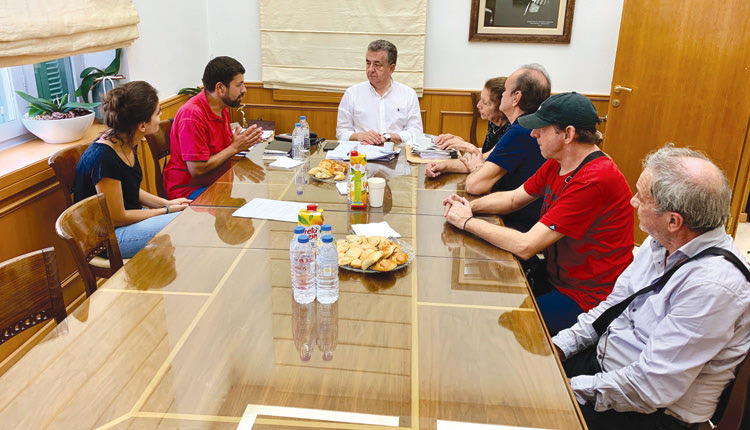 αγορά 20 συνολικά γραφομηχανών με σύστημα ανάγνωσης και γραφής Μπρέιγ θα καλύψει η Περιφέρεια Κρήτης για την Ένωση Τυφλών Κρήτης.