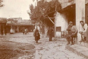 Η φωτογραφία της ημέρας: πλατεία Κορνάρου, Κρήτη, 1900