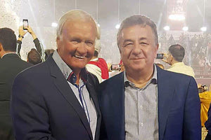 Ο περιφερειάρχης Σταύρος Αρναουτάκης με τον Μιρτσέα Λουτσέσκου στο Μίνι -Μουντιάλ που εγινε μέ επιτυχία στο Ρεθυμνο