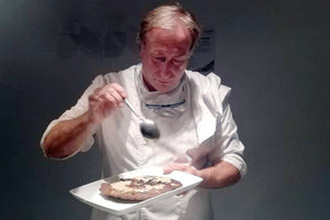 Βιωματικό εργαστήριο με θέμα το χαρούπι από τον γνωστό Έλληνα σεφ Γιάννη Μπαξεβάνη