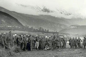 Η φωτογραφία της ημέρας: Ιταλοί αιχμάλωτοι στην κοιλάδα του Αώου ποταμού