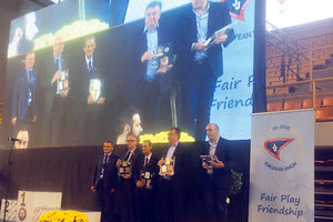 Οι κ.κ. Αρναουτάκης και Βαρδαβάς με τους προέδρους των διεθνών ομοσπονδιών στην τελετή λήξης