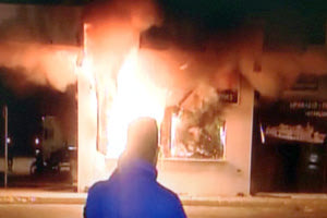 Ένοχοι οι αγρότες για τις φωτιές στο λιμάνι