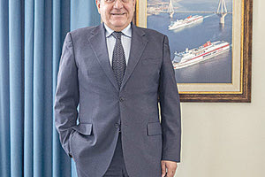 ΑΝΤΩΝΗΣ ΜΑΝΙΑΔΑΚΗΣ: Ο CEO με το πιο πολυδιαβασμένο βιογραφικό