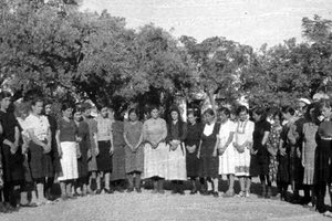 Η φωτογραφία της ημέρας: Ομαδική φωτογράφιση γυναικών της Ζάκρου το 1942.