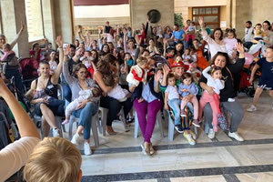 Θηλάζοντας στη Λότζια