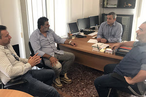 Από τη συνάντηση στο γραφείο του βουλευτή