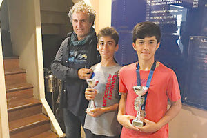 Ο πρόεδρος του «Ηράκλειο» κ. Δελάκης με τους Καρακώστα και Μπουνάκη