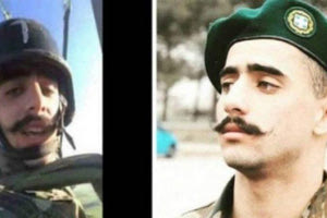 ο Σφακιανός πρώην καταδρομέας, Μανώλης Μπούχλης που τραγουδά το «Μακεδονία ξακουστή» κατά τη διάρκεια άλματος