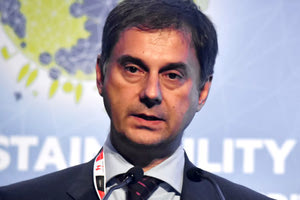 Ο υπουργός Χάρης Θεοχάρης