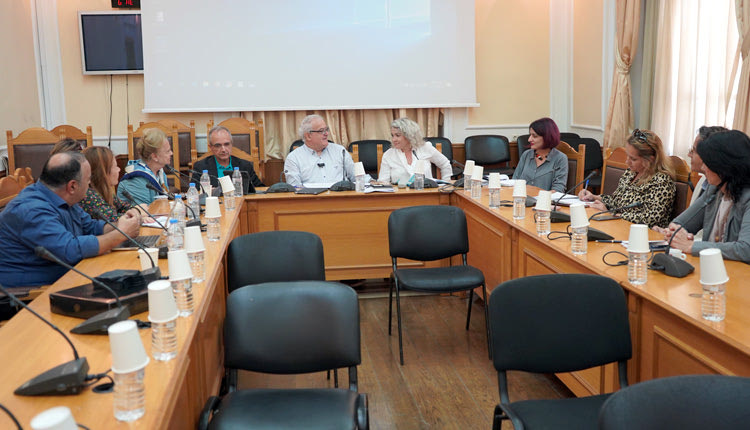 Σύσκεψη με επίκεντρο τη στήριξη στους ηλικιωμένους στην Περιφέρεια Κρήτης