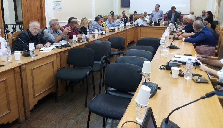 συζήτηση στα γραφεία της Περιφέρειας Κρήτης για τον υβριδικό σταθμό στο Αμάρι
