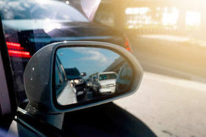 από τον καθρέπτη αυτοκινήτου