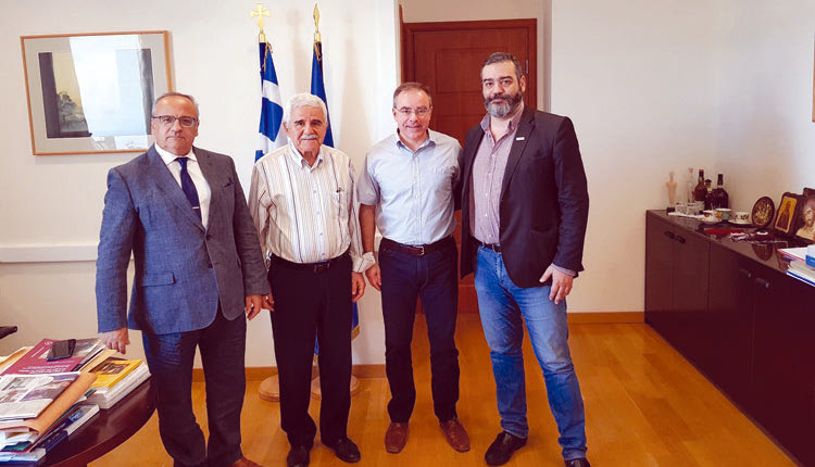 Από αριστερά, οι κ.κ. Καρτσωνάκης, Βασιλάκης, Τσακαλίδης και Χαρωνίτης