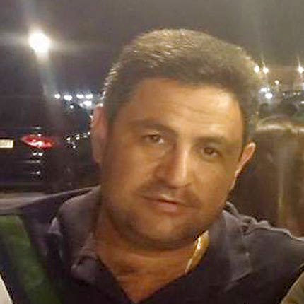 Ο 47χρονος δημοτικός υπάλληλος Σωτήρης Δημητρόπουλος είναι ο άνθρωπος που βρίσκει κλεμμένους “θησαυρούς” και τους παραδίδει