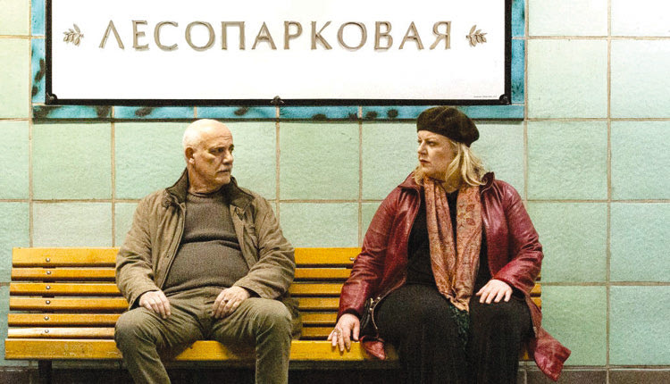 «Το Παγκάκι»… φιλοξενεί τον Γιώργο Κιμούλη και τη Φωτεινή Μπαξεβάνη