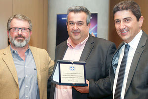 Ο κ. Αυγενάκης με το μέλος του Δ.Σ του ΠΣΑΤ κ. Παπουτσάκη και τον δημοσιογράφο της Κρητικής Επιθεώρησης Ρεθύμνου κ. Καλαϊτζάκη