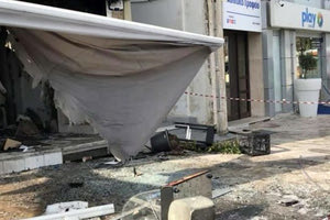 Η καταστροφική πυρκαγιά που εκδηλώθηκε χθες τις πρώτες πρωινές ώρες σε ισόγειο κατάστημα εστίασης στο κέντρο του Ηρακλείου