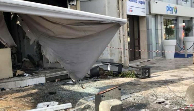 Η καταστροφική πυρκαγιά που εκδηλώθηκε χθες τις πρώτες πρωινές ώρες σε ισόγειο κατάστημα εστίασης στο κέντρο του Ηρακλείου
