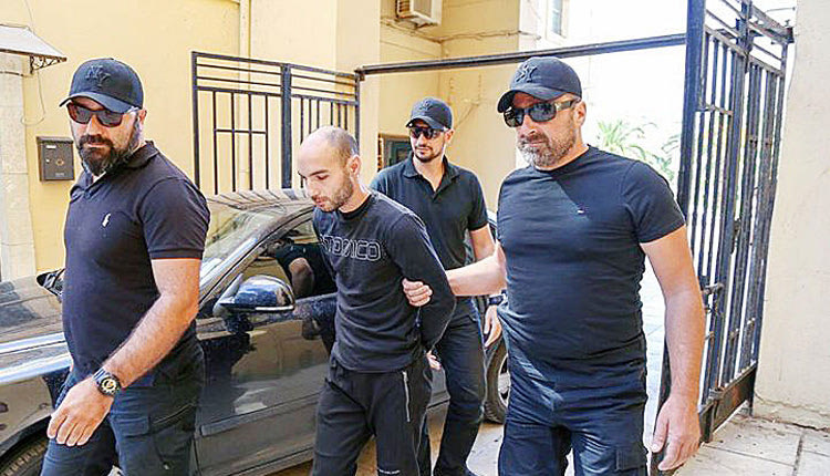 O δολοφόνος της Σούζαν Ίτον, Γιάννης Παρασκάκης
