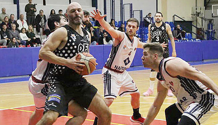 H ομάδα μπάσκετ του ΟΦΗ, με τον Πρωτέα