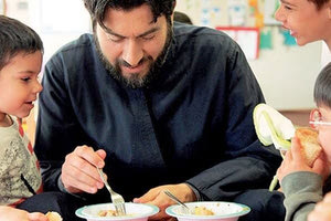 Ο επικεφαλής της «Κιβωτού του Κόσμου», πατήρ Αντώνιος Παπανικολάου