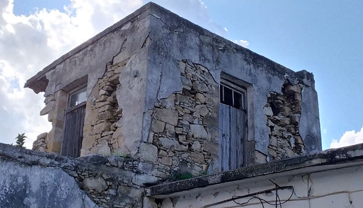 τα γηρασμένα κτήρια του Ηρακλείου