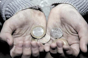 Πολλά παιδιά δεν έχουν ούτε και αυτά τα λίγα κέρματα