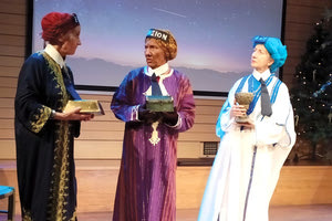 Το Θεατρικό Εργαστήρι της Ελληνικής Κοινότητας Τεργέστης ανέβασε την παράσταση «Τα Χριστούγεννα του Καραγκιόζη» με Ιταλούς ηθοποιούς (όχι επαγγελματίες)