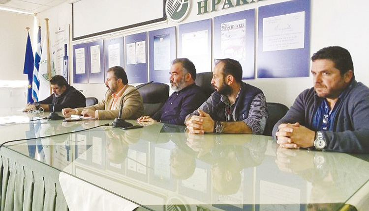 Από τη σύσκεψη στην Ένωση ο πρώην Υπουργός και νυν τομεάρχης Αγροτικής Ανάπτυξης του ΣΥΡΙΖΑ Σταύρος Αραχωβίτης