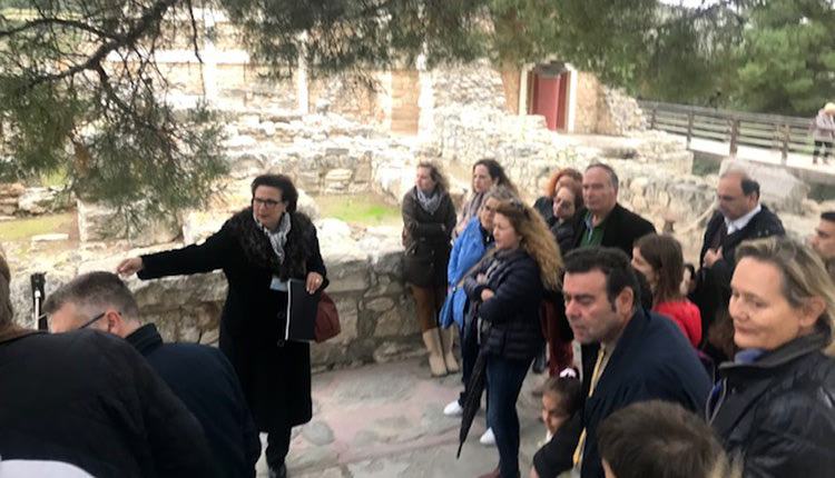 Ξενάγηση στην Κνωσό από την ξεναγό Αθηνά Σφακάκη
