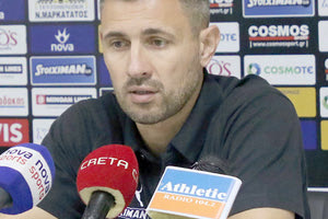 ο Γιώργος Σίμος στην διάρκεια της συνέντευξης Τύπου